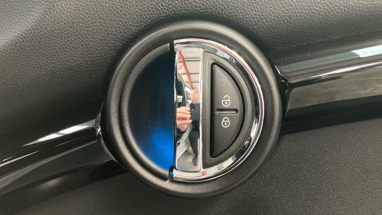 MINI Hatchback 2.0 Cooper S Sport II 3dr Auto Petrol Hatchback